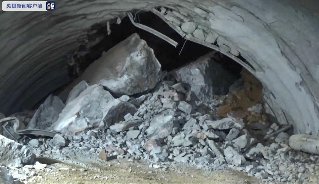 坍塌火车隧道救援仍在继续，仍有生命迹象