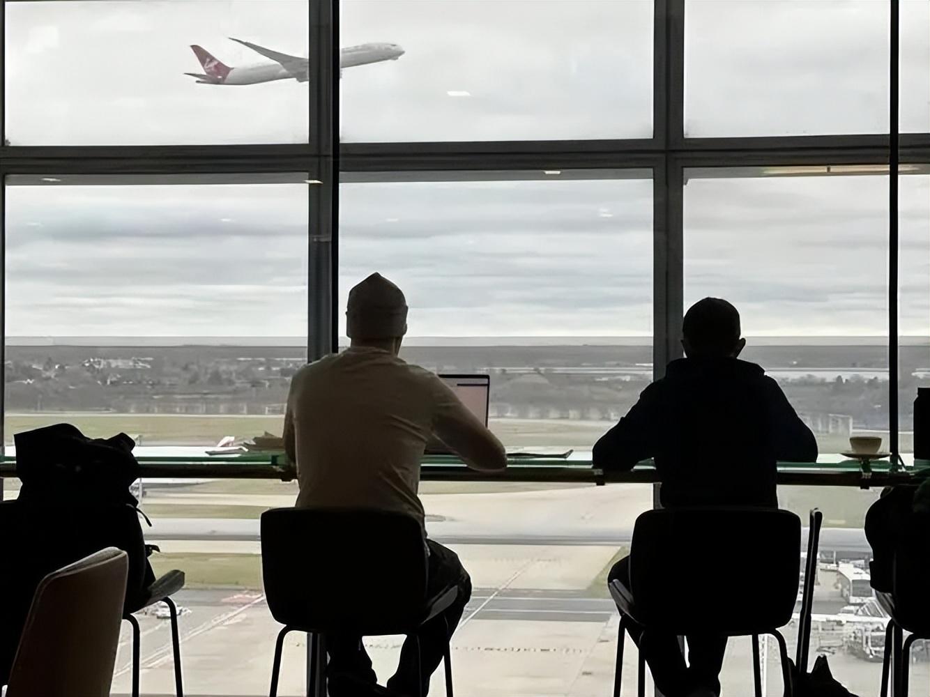 【财闻联播】普京希望中国调停俄乌冲突,中方回应!国航首架C919开启商业首航