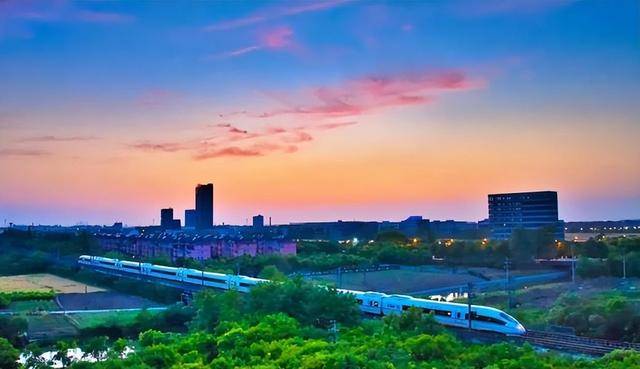 一条高铁,让长三角找到“中心”