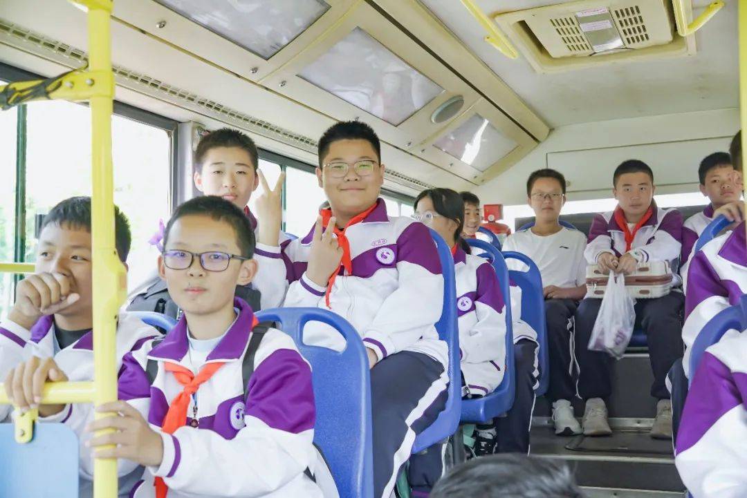 以金融为桨 逐浪前行启新航 见证建行广东省分行植根南粤 相伴而行