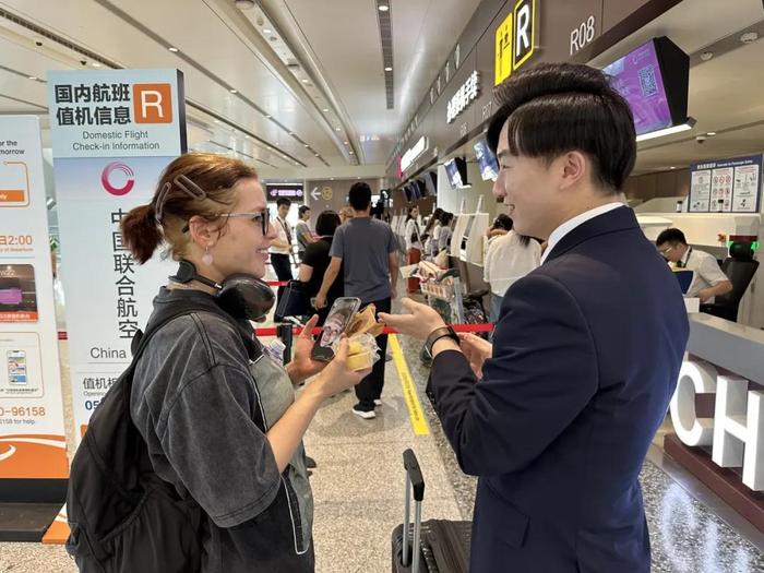 “人从众”!多地紧急提醒!铁路、公路、民航迎客流高峰