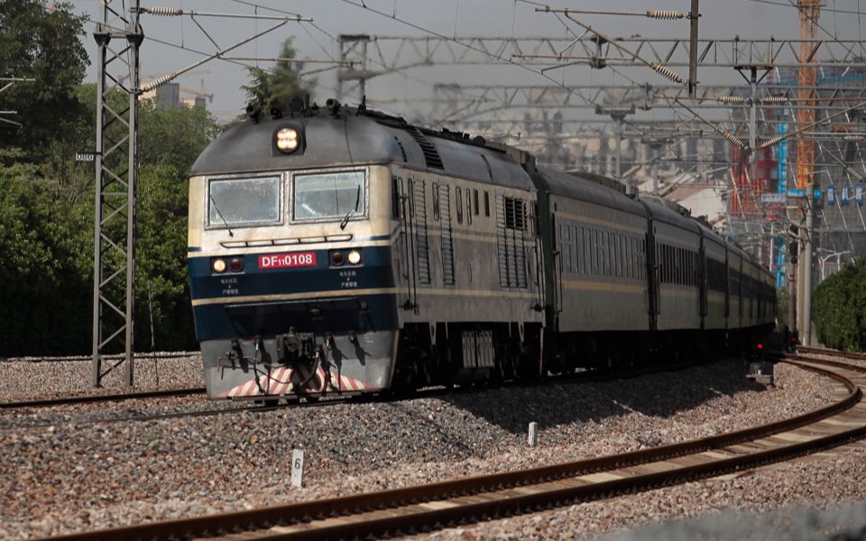 沪宁股份:10月10日高管邹雨雅减持股份合计1.3万股