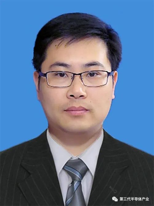 宏微科技：10月18日高管李四平减持股份合计5500股