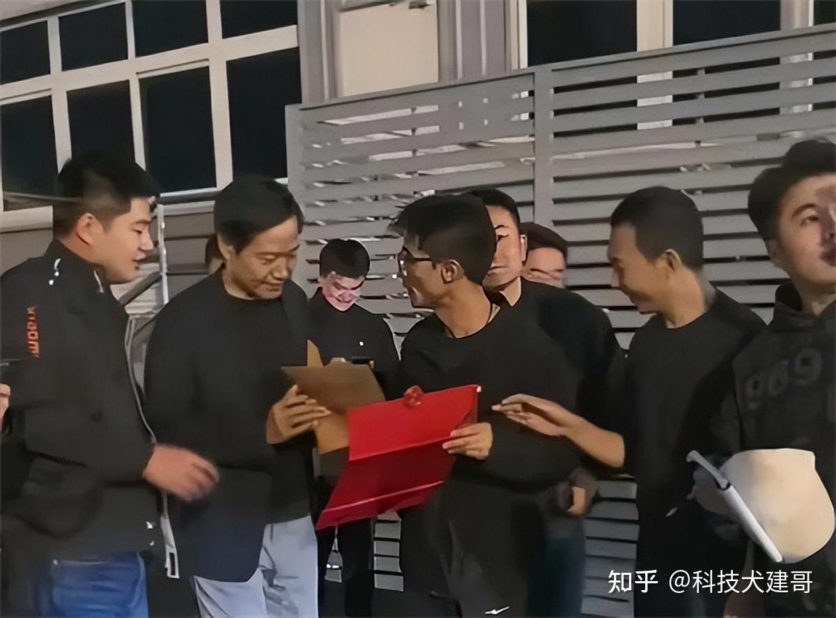 周鸿祎世界互联网大会谈中国大模型发展:应扬长避短 选择自己的道路
