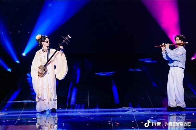 中央民族歌舞团携手抖音打造“民族歌舞青年主播团”