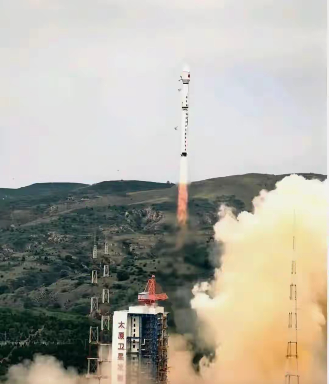 新华全媒+|我国首个商业航天发射场首发圆满成功