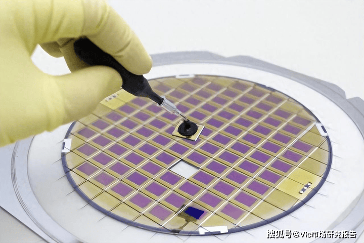 先导智能:在半导体领域,公司可提供晶圆打标机、钻孔机等激光加工设备