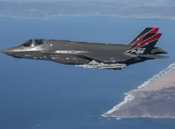 大漠大智控完成数亿元融资！万架无人机集群曾获马斯克点赞