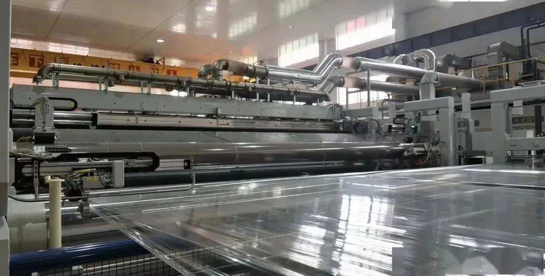 佛塑科技：控股子公司引进西工业拉伸生产线进入安装阶段