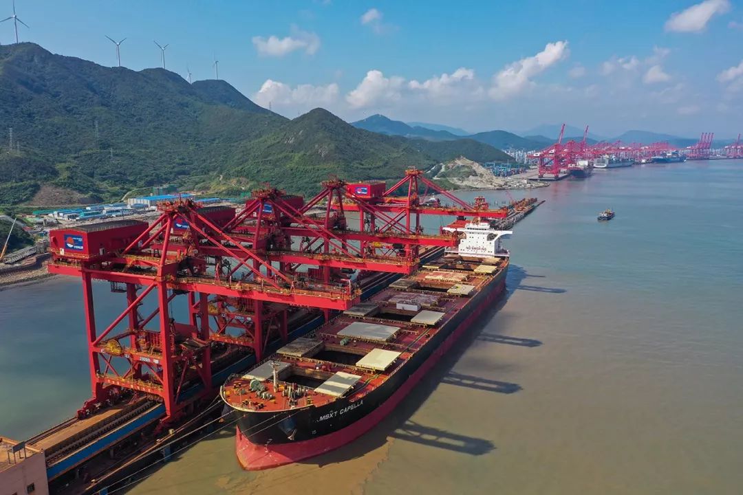 体量全球最大!52亿吨、41.5万亿元……海关总署最新发布