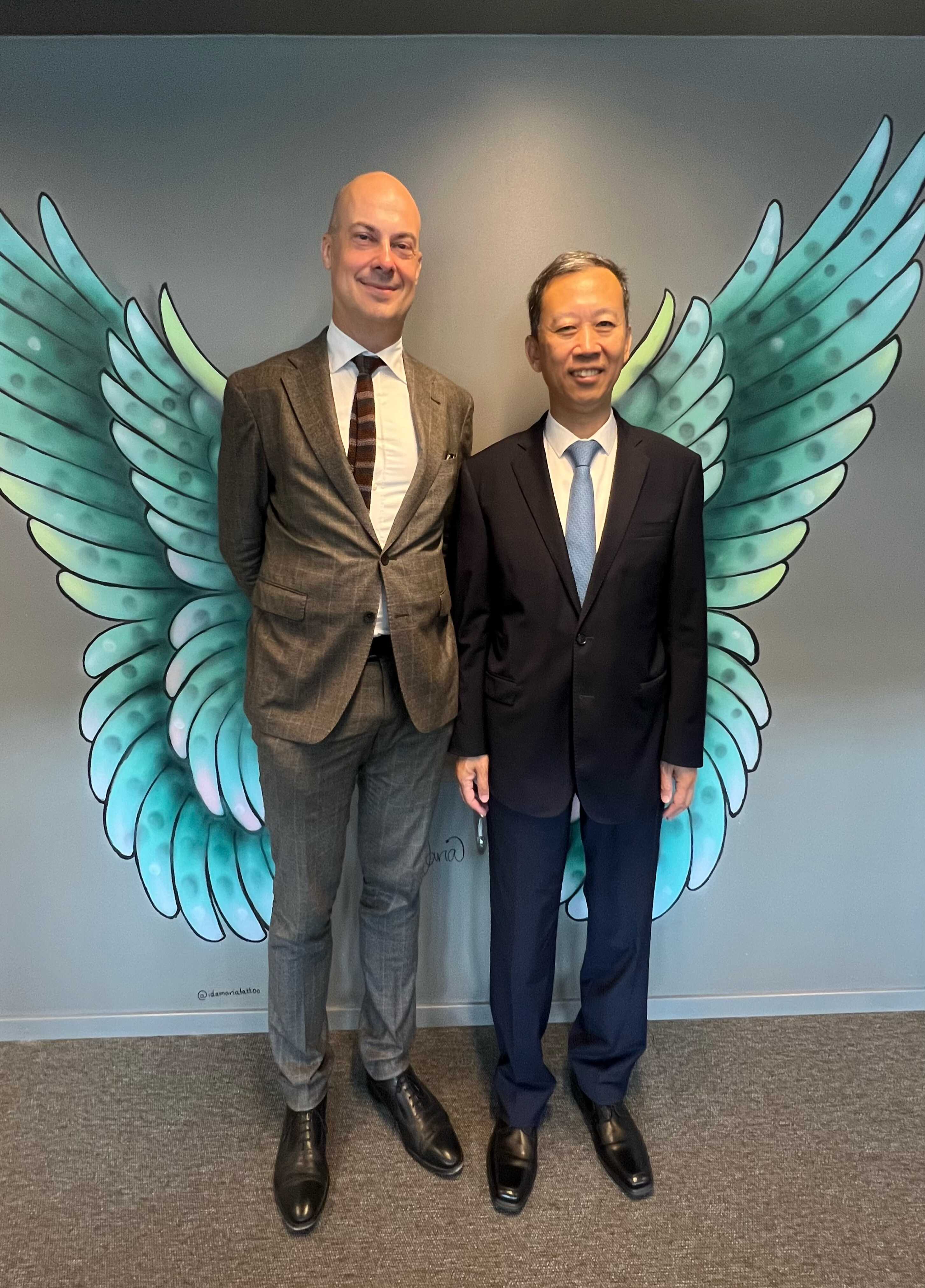 康文参赞陪同驻瑞典大使崔爱民走访瑞博科尔制药公司