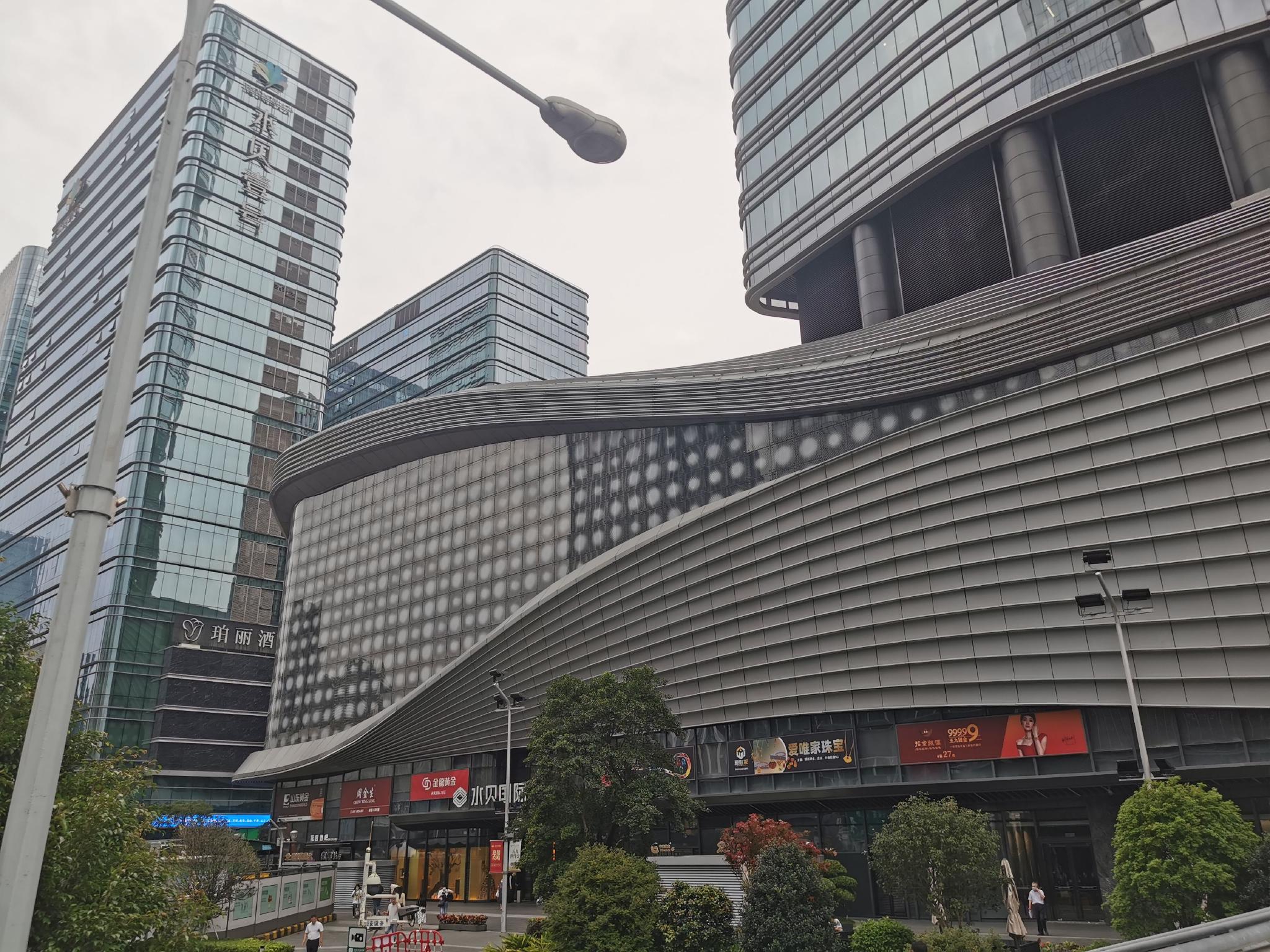 实探：元旦购金热！深圳水贝市场人气旺