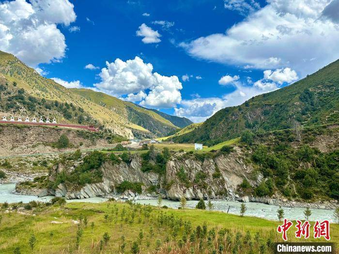 翼越雪山，货通四方！我国大型无人机开辟高原物流新“天路”