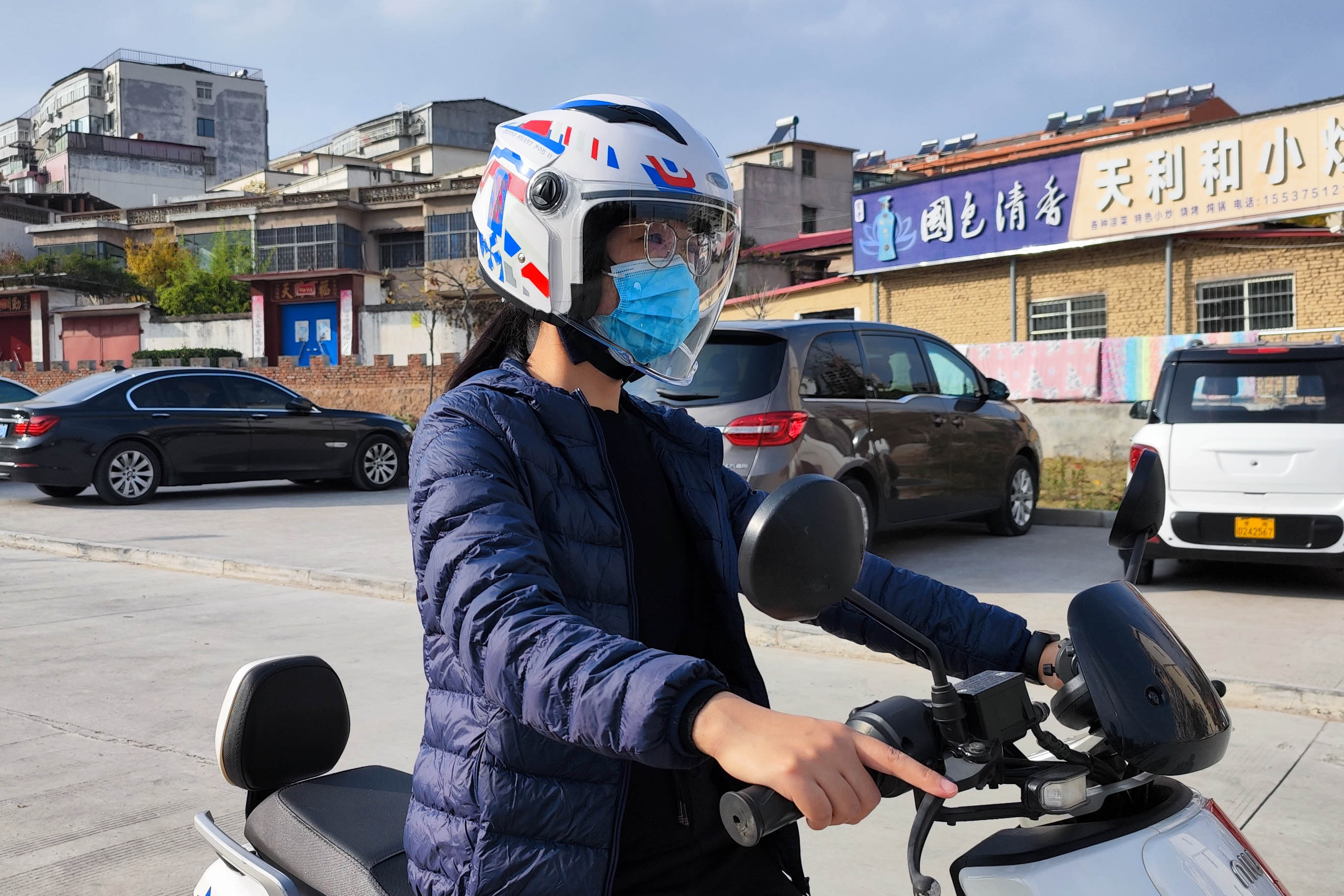 他们守护老人,谁来守护他们? | 小家大家