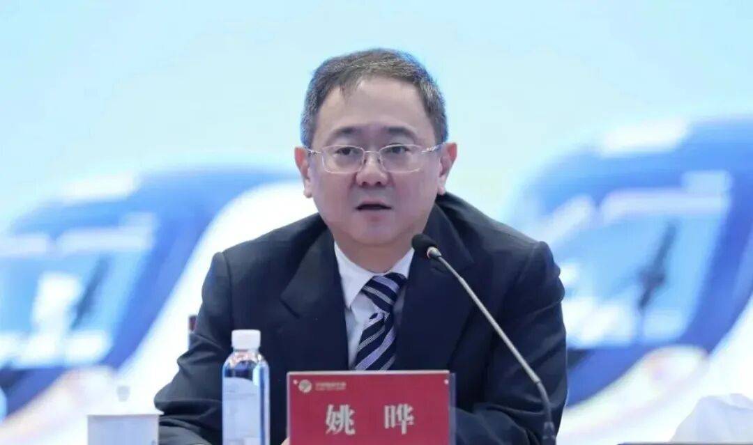 重庆交通开投集团党委书记、董事长石继东一行到访中国通号