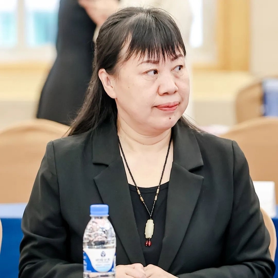 驻玻利维亚大使王亮拜会玻新任矿业部长卡尔德隆
