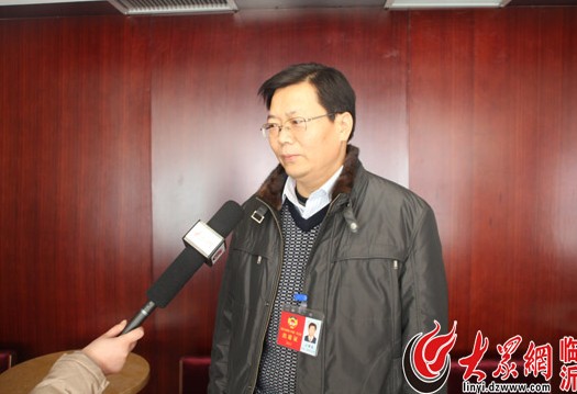 政府工作报告首次“点题”!万亿商业健康保险,走向哪里?