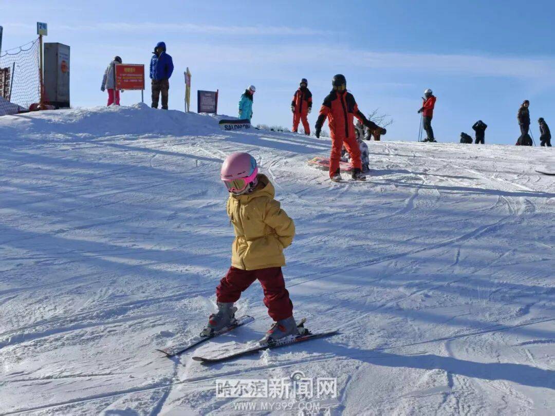 亚布力观察|滑雪先学刹车,机器人得努力学暂停