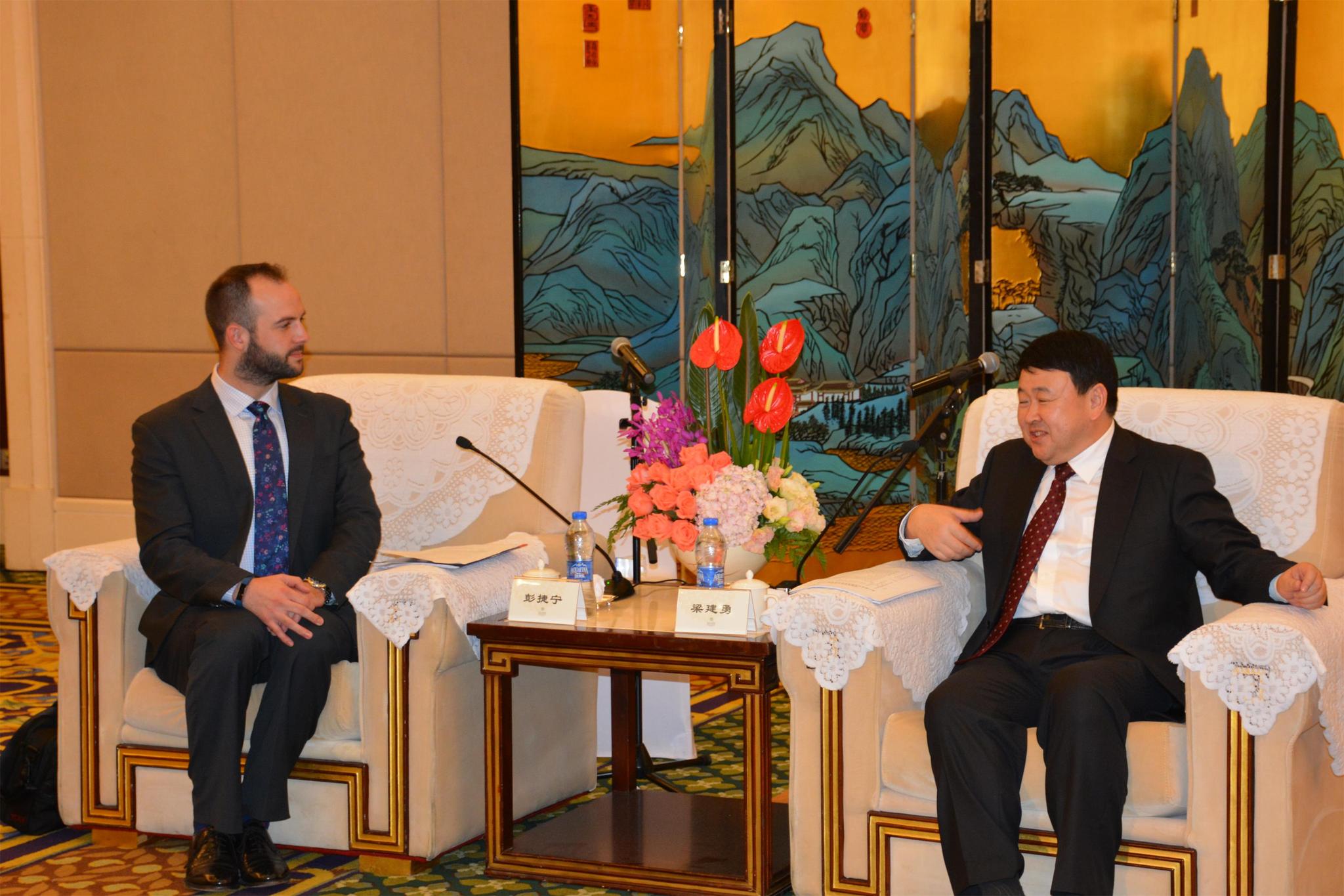 刘海星会见美中贸易全国委员会会长谭森