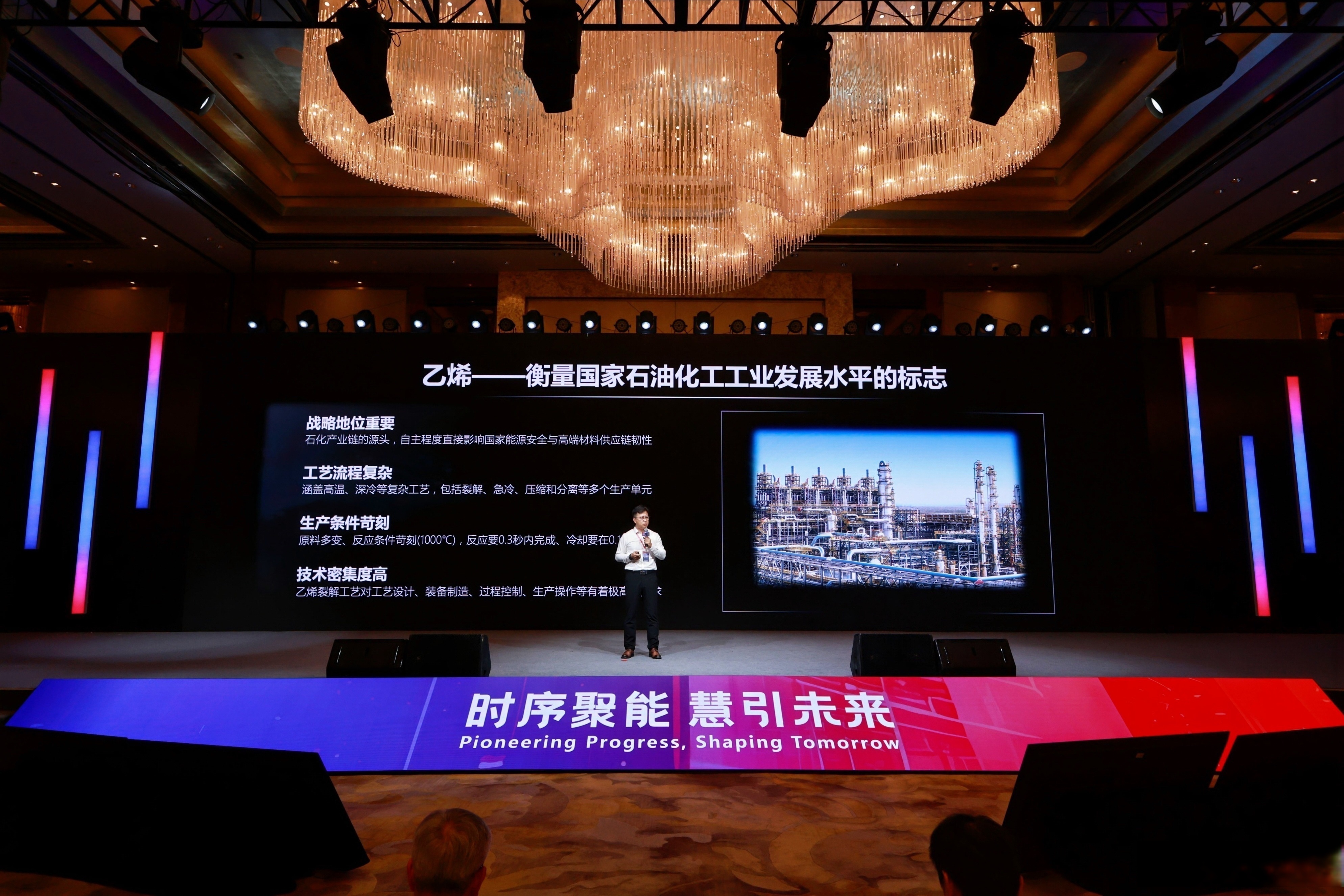 秀我中国丨第10000台量产下线 2026年具身智能将加速进入规模化落地
