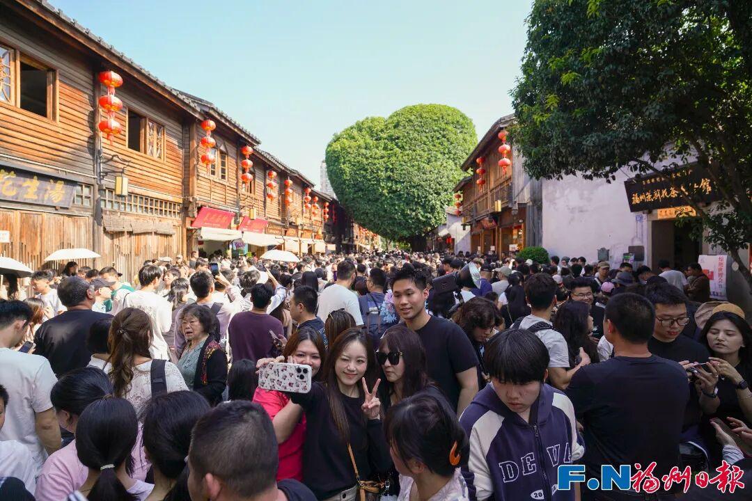 多地景区门票售罄!假期首日,文旅消费开门红!
